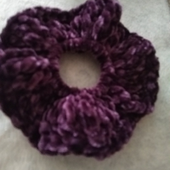 Purple scrunchies set of 3 - Picture 3 of 5